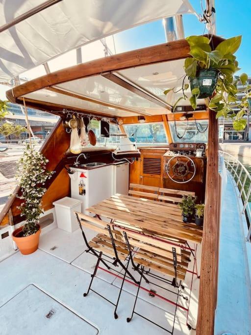 Vintage Classic 70S Boat! Otel Sant Adria de Besos Dış mekan fotoğraf