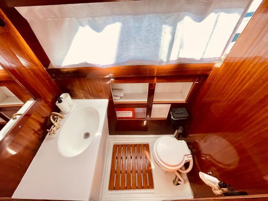 Vintage Classic 70S Boat! Otel Sant Adria de Besos Dış mekan fotoğraf