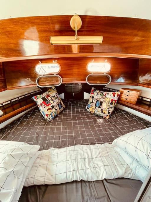 Vintage Classic 70S Boat! Otel Sant Adria de Besos Dış mekan fotoğraf