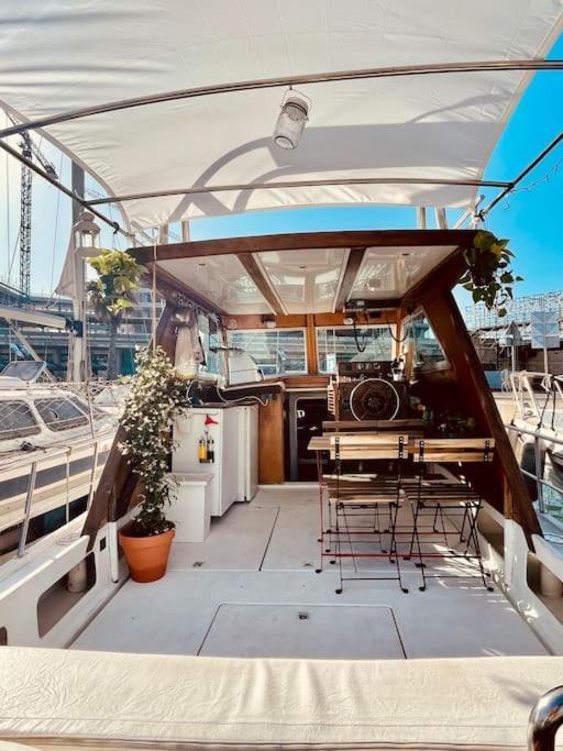 Vintage Classic 70S Boat! Otel Sant Adria de Besos Dış mekan fotoğraf